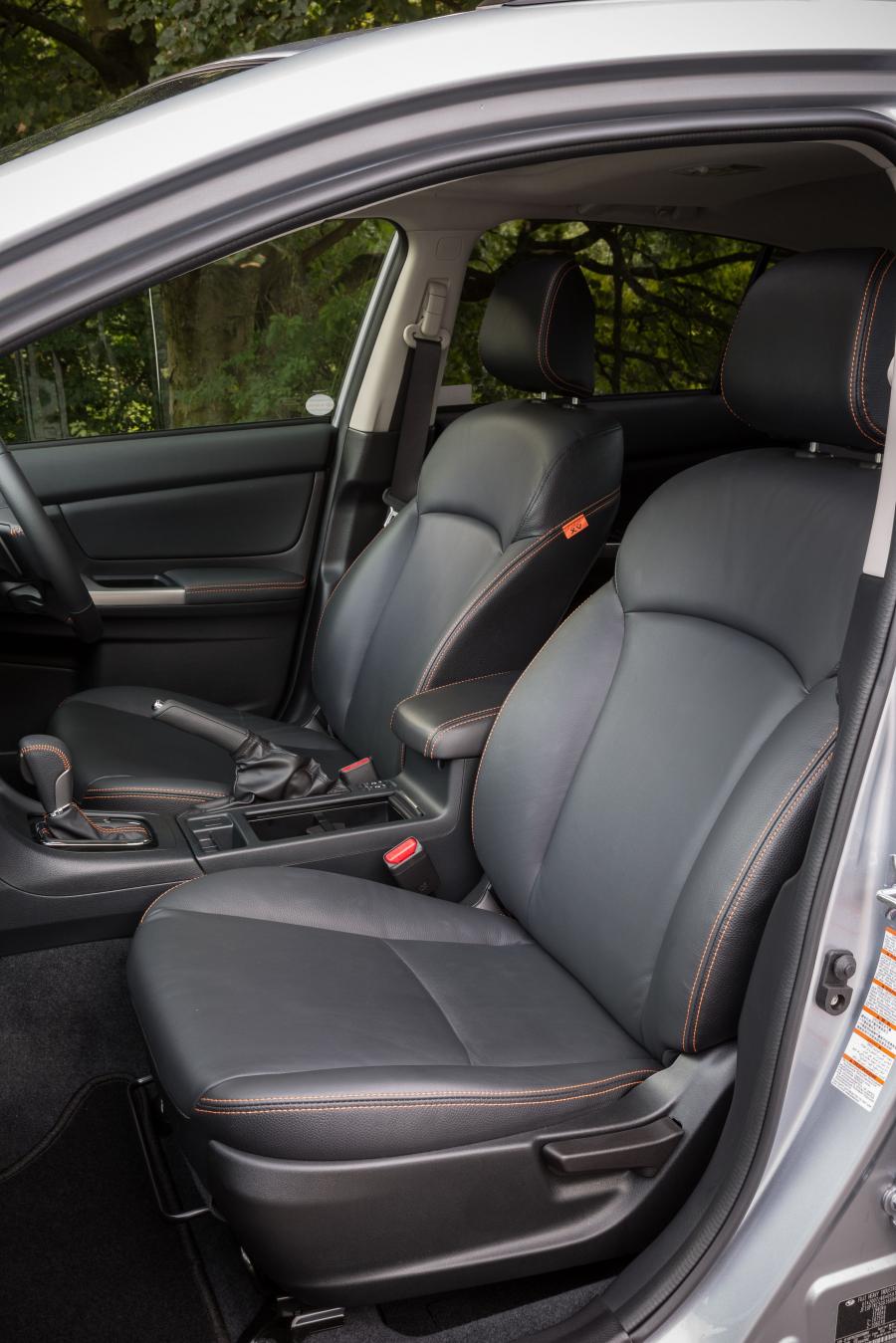 Интерьер Subaru XV 2016 года  (UK) (фото 5 из 29)